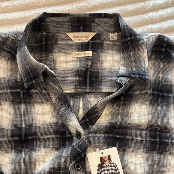 Women's Plaid Button Down Shirt - Picture 4 of 4